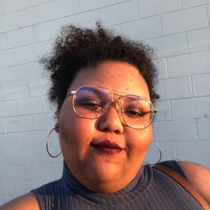 Meet your Posher, Corinne